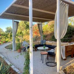 heerlijke loungebank tuin | accommodatie Quinta Maragota Oost Algarve