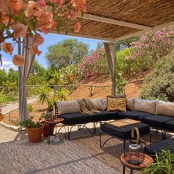 relaxing lounge sofa | accommodation Quinta Maragota East Algarve